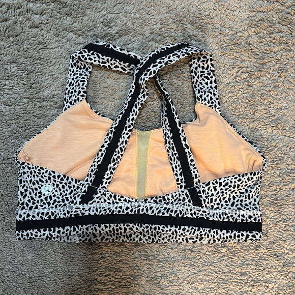 Lululemon Sports Bra with Pockets - Picture 2 of 3